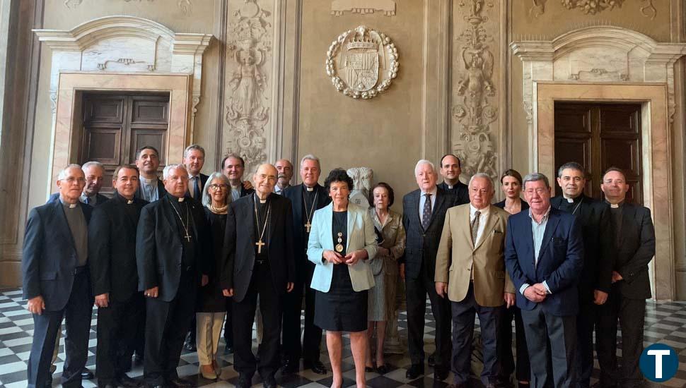 Gonzalo Santonja participa en Roma en la audiencia del Papa a la Fundación VIII centenario de la Catedral de Burgos   