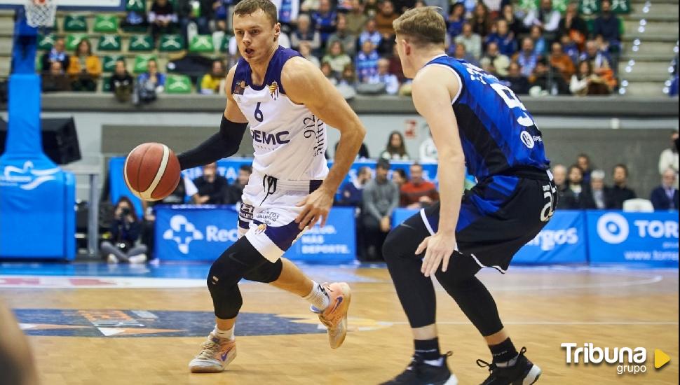 El San Pablo recupera su mejor juego ante un Real Valladolid irreconocible (77-58)