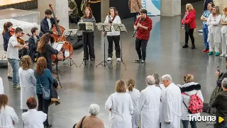 El hall principal del HUBU acoge un concierto navideño de la OSCyL Joven