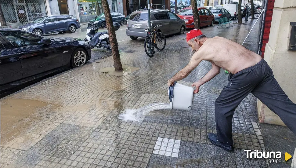 Una fuerte tormenta deja 35 litros por metro cuadrado en Burgos y 60 avisos a emergencias