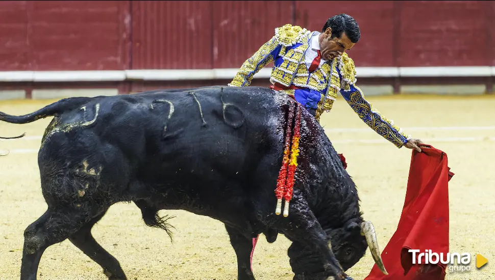 Emilio de Justo acapara los premios de la feria de Burgos 2024