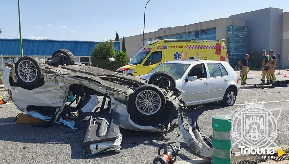 Heridos dos jóvenes en una colisión frontal con vuelco en la N-1 en Burgos capital